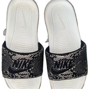 Nike Sandals Women’s Size 10 Slides Nike Victoria One SnakeSkin Print!